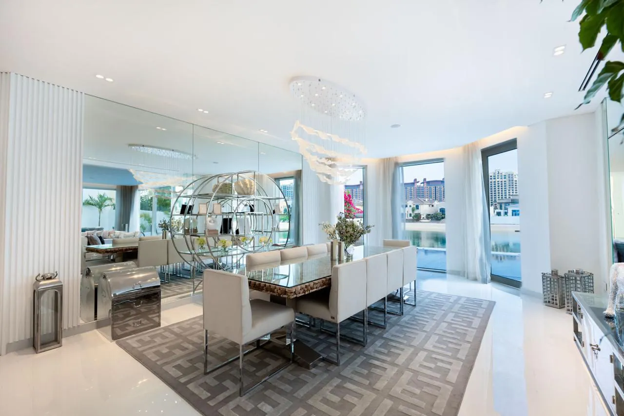 Luxury 6 bedroom Garden Villa in Palm Jumeriah